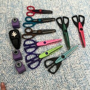 Lot of 8 Paper edge craft scissors and 4 paper shape punch for crafts